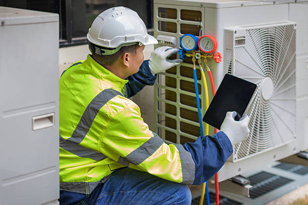 Professional Hvac technician working in Poneto, IN